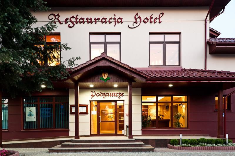 Отель Hotel Podzamcze Добчице